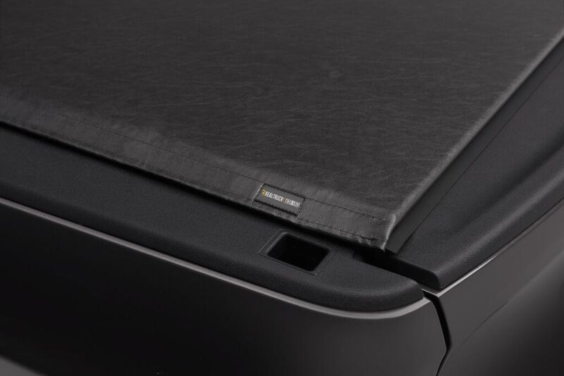 TruXedo Deuce Details Badge