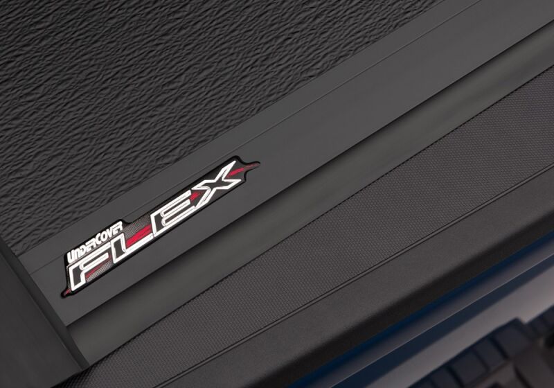 UnderCover Flex Details Badge